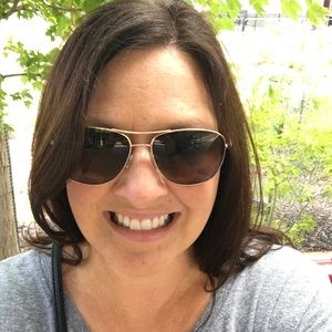 Meet your Posher, Melissa